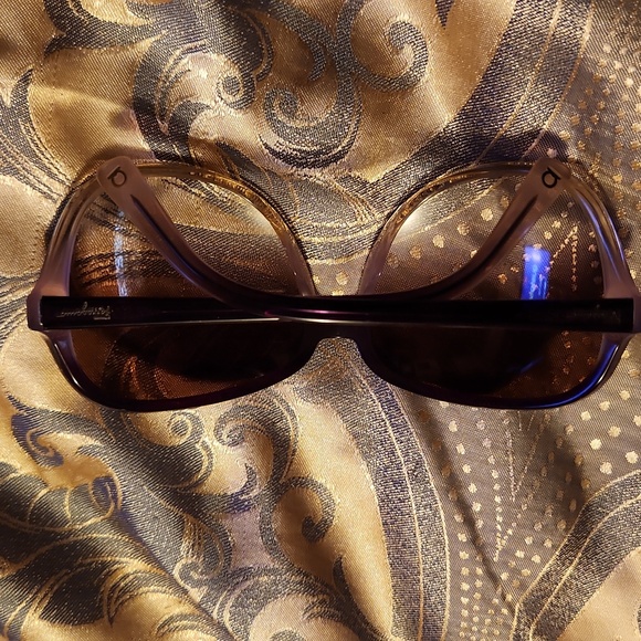 Salvatore Ferragamo Sunglasses. - Picture 5 of 7